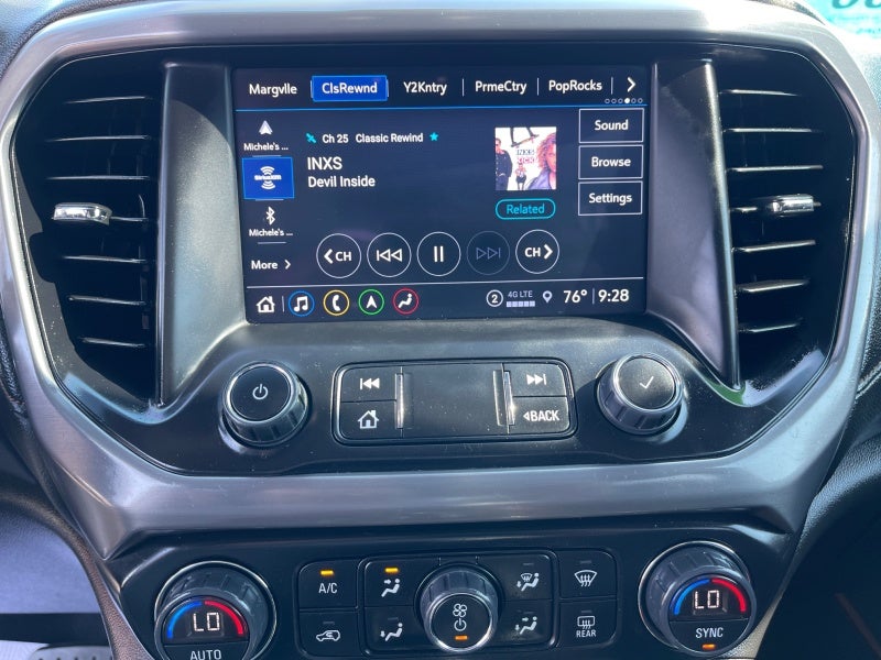 2022 GMC Acadia AT4