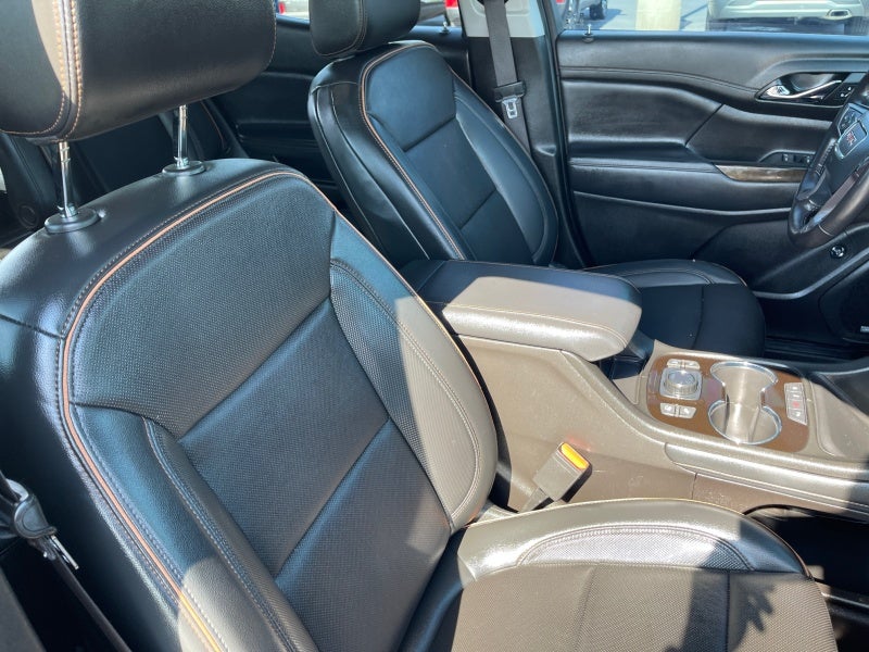 2022 GMC Acadia AT4