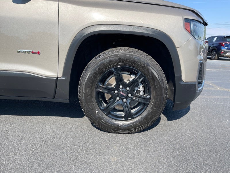 2022 GMC Acadia AT4