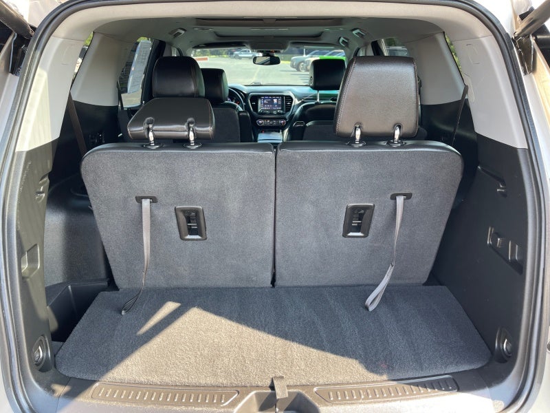 2022 GMC Acadia AT4