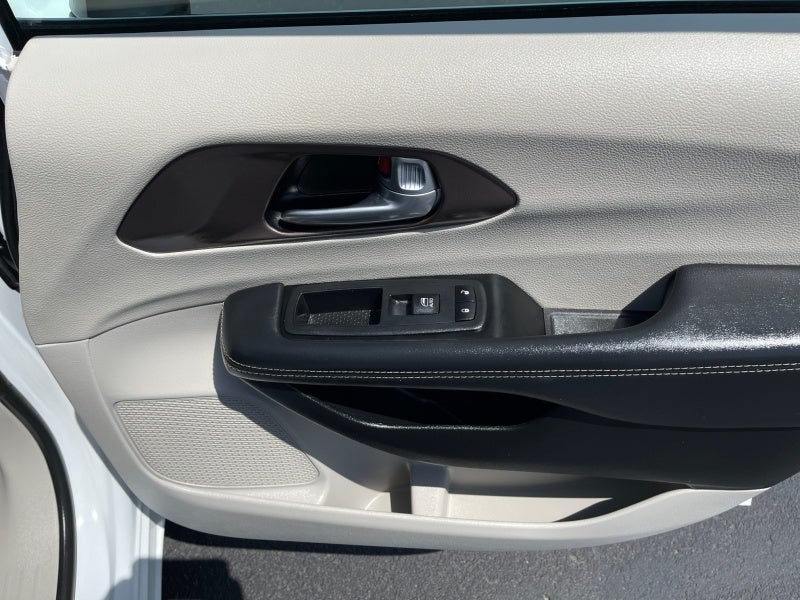 2024 Chrysler Voyager LX