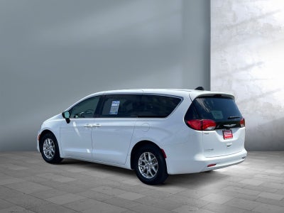 2024 Chrysler Voyager LX