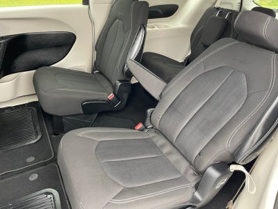 2024 Chrysler Voyager LX