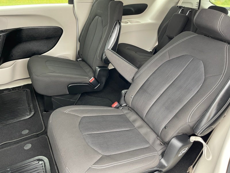 2024 Chrysler Voyager LX