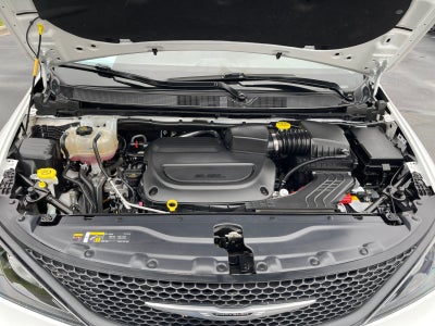 2024 Chrysler Voyager LX