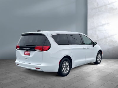 2024 Chrysler Voyager LX