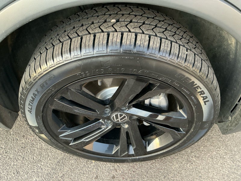 2024 Volkswagen Tiguan SE R-Line Black