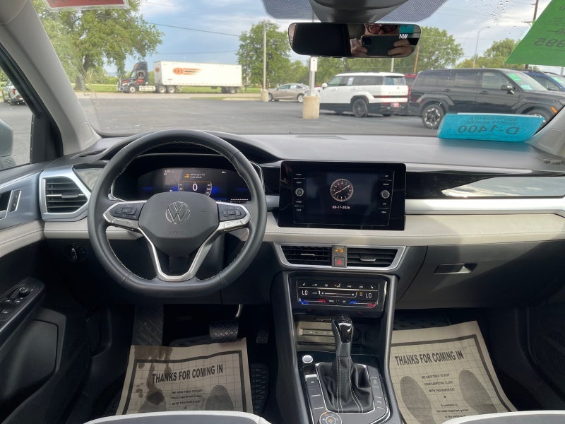 2025 Volkswagen Taos SE