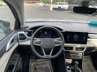 2025 Volkswagen Taos SE