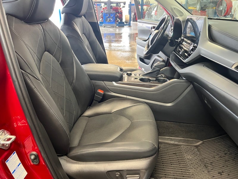 2022 Toyota Highlander Platinum