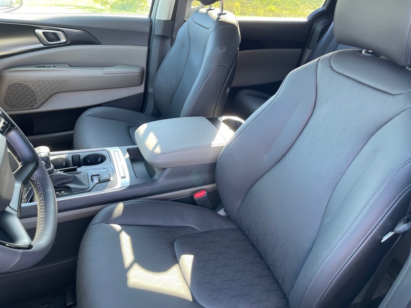 2027 Kia Carnival LXS
