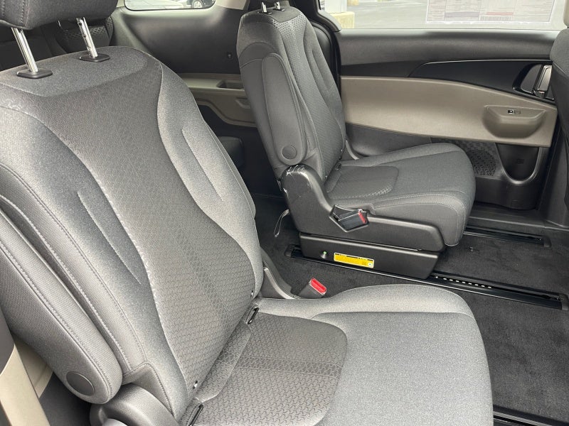 2027 Kia Carnival LX