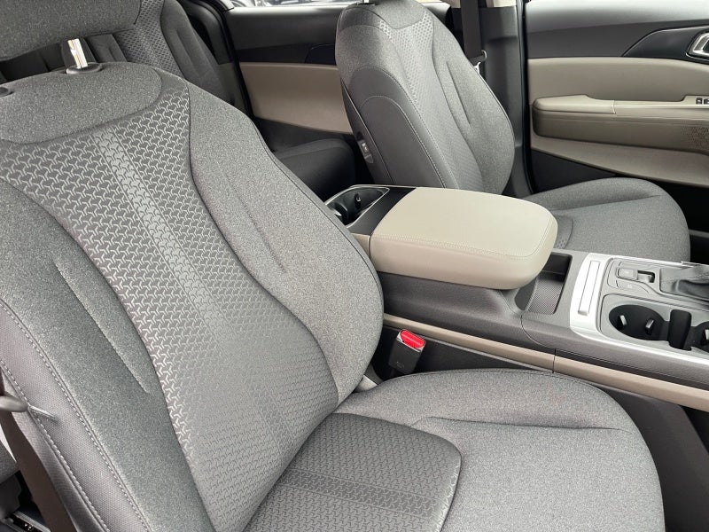 2027 Kia Carnival LX