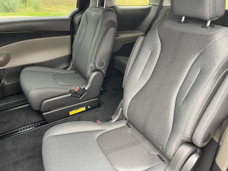 2027 Kia Carnival LX