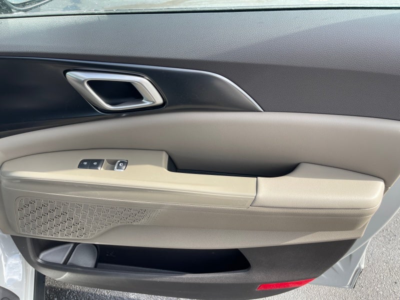 2027 Kia Carnival LXS