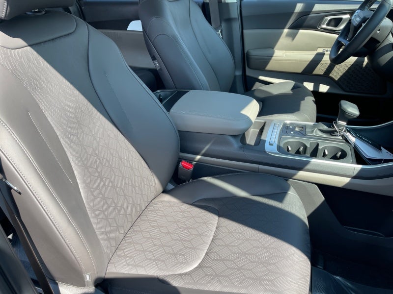 2027 Kia Carnival LXS