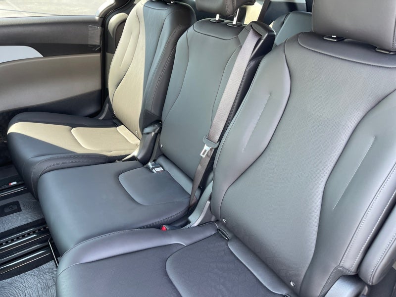 2027 Kia Carnival LXS