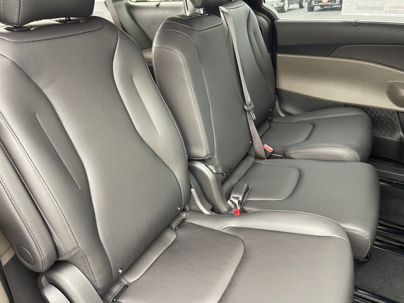 2027 Kia Carnival EX