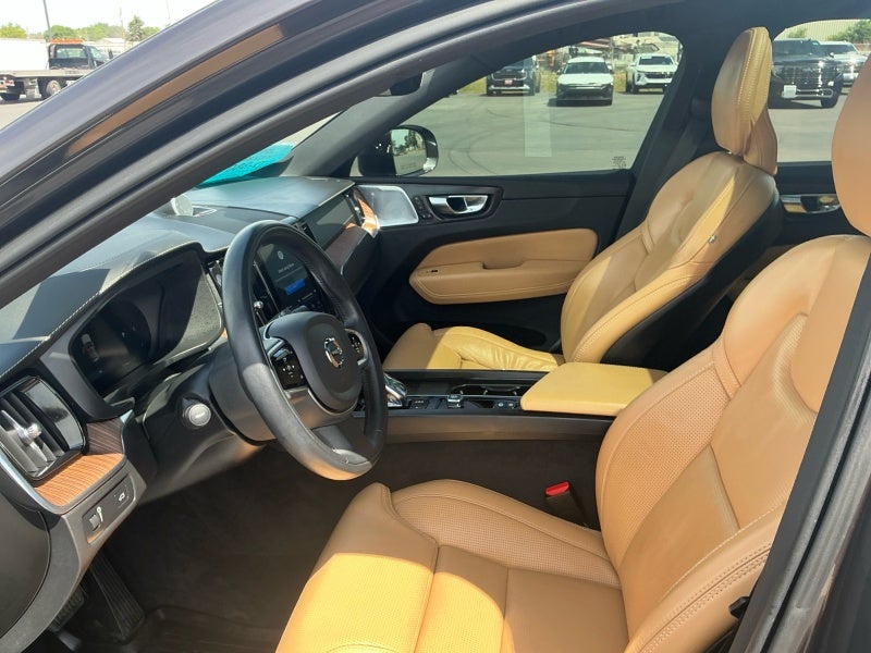 2022 Volvo XC60 Inscription